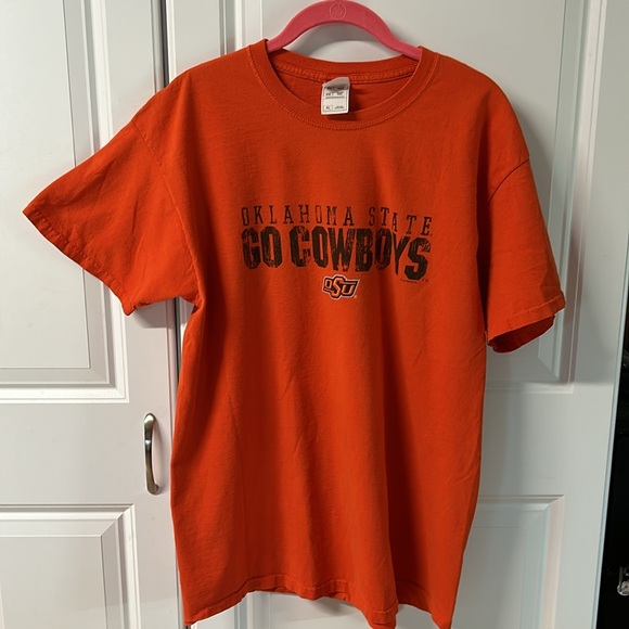 5 Oklahoma State University T-shirts. 3/L &  2 XL. I think 3 are XL 2 L. - Picture 3 of 16
